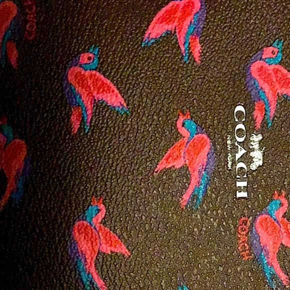 HP🎉COACH WRISTLET “HAPPY BIRD" PRINTED COATED CANVAS. silver, burgundy oxblood - Picture 5 of 7